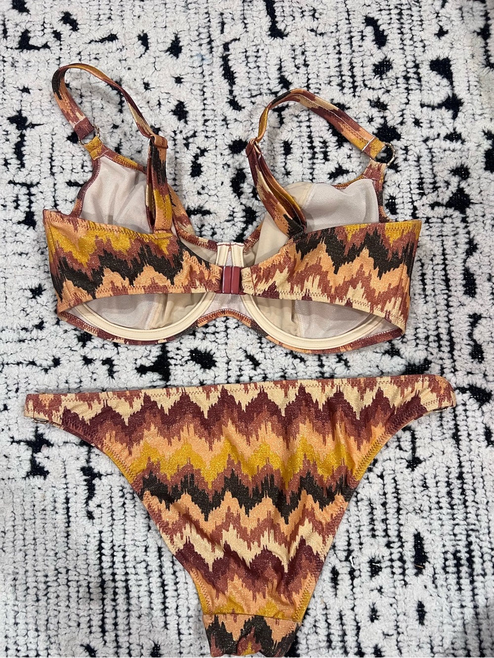 Freya Two Piece - Picture 7 of 9